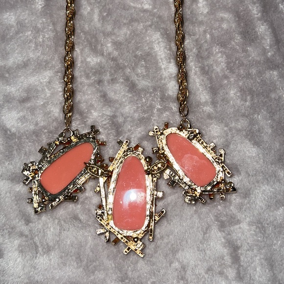 Brand New Statement necklace + matching earrings - Picture 4 of 6